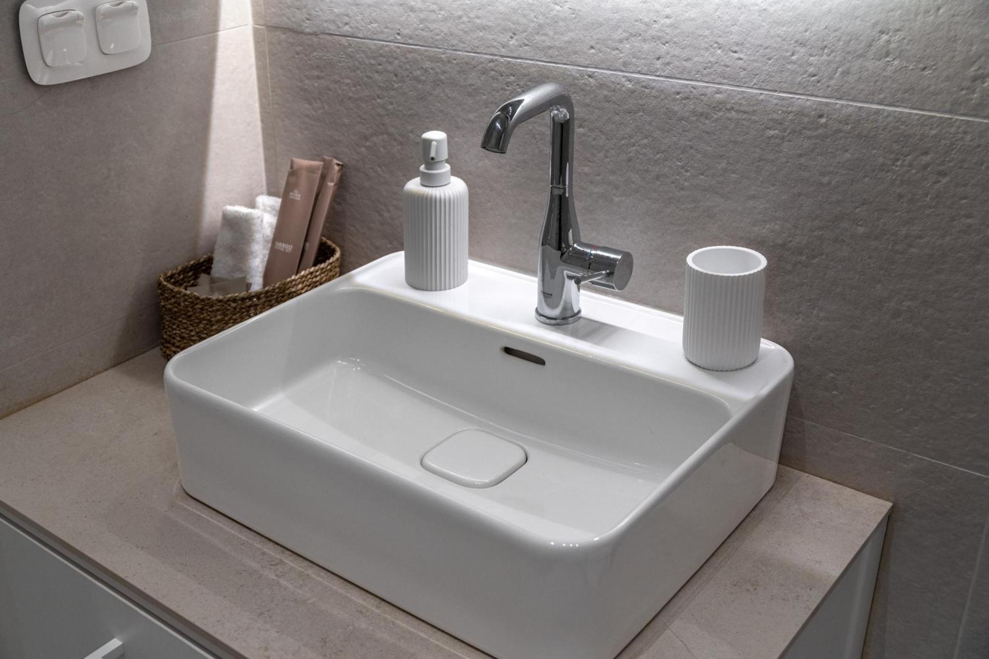 Rabagas Suites Luxury - In The Heart Of Sifnos 아폴로니아 외부 사진