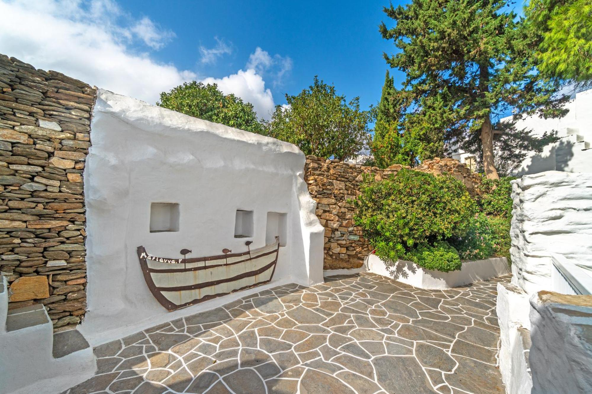 Rabagas Suites Luxury - In The Heart Of Sifnos 아폴로니아 외부 사진